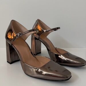 NWOT Inez Cleo Mary Jane Block Heel in Metallic, Size 9.5